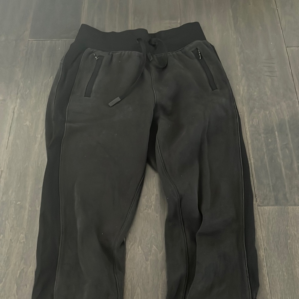 dark graphite grey and black lululemon fleece joggers
